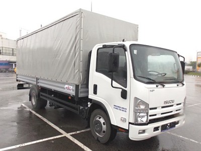 Бортовой автомобиль Isuzu ELF 7.5 NPR75LL с тентом 4,7 тонны