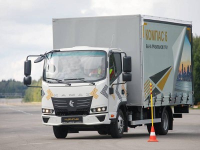 Бортовой автомобиль КАМАЗ КОМПАС 6 (тент-шторы) 3,5 тонны 4,8 м