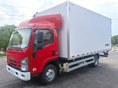 Изотермический фургон Isuzu ELF 700P 5,1 тонны 5,3 м