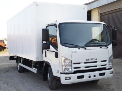 Изотермический фургон Isuzu ELF 9.5 NQR90LM 6,4 тонны